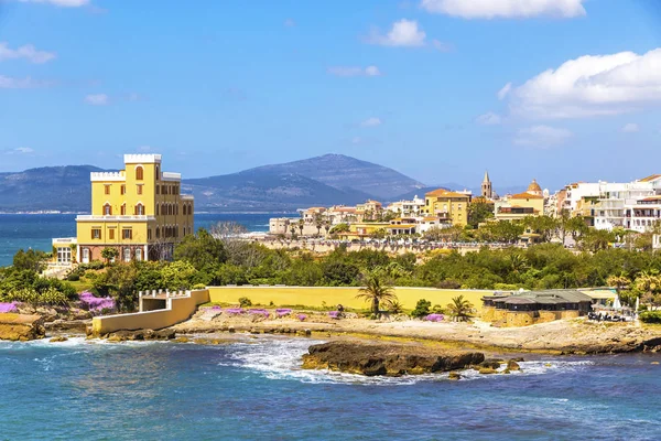 Mediterranean Seacoast Alghero City Sardinia Italy Spring Flowers Trees Foreground — Stock Photo, Image