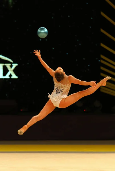 Kijów Ukraina Marca 2017 Gimnastyczka Katrin Taseva Bułgarii Wykonuje Piłkę — Zdjęcie stockowe