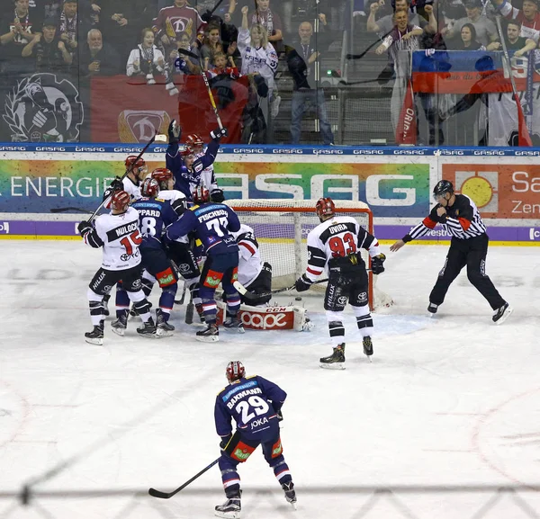 Берлін Німеччина Вересня 2017 Берлін Eisbaren Гравців Синій Забити Гол — стокове фото