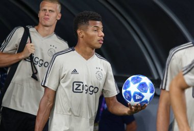 Kiev, Ukrayna - 28 Ağustos 2018: David Neres Afc Ajax eğitim oturumunda Fc Dinamo Kiev karşı Uefa Şampiyonlar Ligi play-off maçtan önce Milli Güvenlik Olimpiyskyi Stadyumu adım gider
