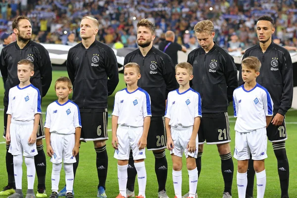 Kyiv Ukraine Août 2018 Les Joueurs Afc Ajax Écoutent Hymne — Photo