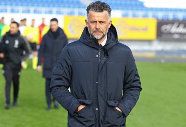 Kiev, Ukrayna - 20 Şubat 2019: Juventus U19 koçu Francesco Baldini Fc Dinamo Kiev U19 Kiev, Ukrayna Valeriy Lobanovskiy Stadyumu'nda karşı Uefa Gençlik Ligi Oyun sırasında görünüyor