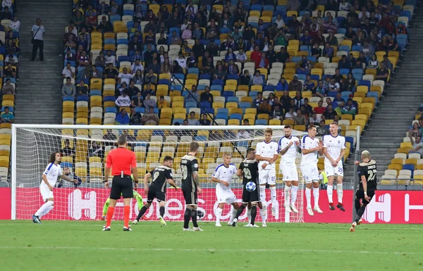 Play-off Ligy mistrů UEFA: Fc Dynamo Kyjev v Ajax — Stock fotografie