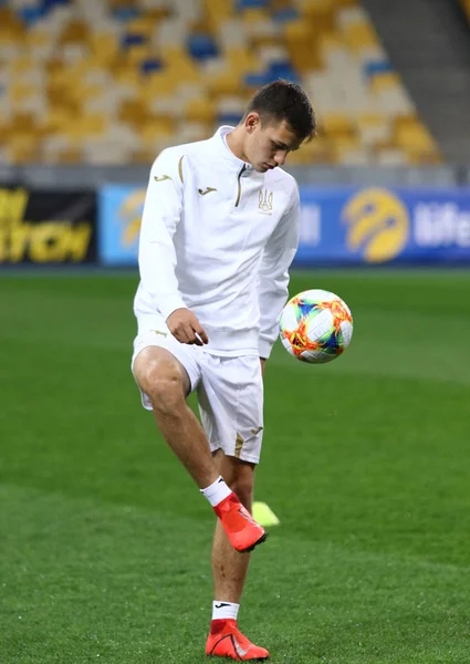 Sesión de entrenamiento de la Selección Nacional de Fútbol de Ucrania en Kiev, Ukra —  Fotos de Stock