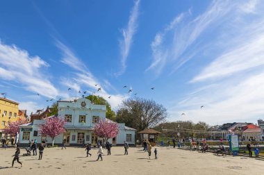 Uzhhorod, Ukrayna'da Teatralna meydanı ve Kukla Tiyatrosu