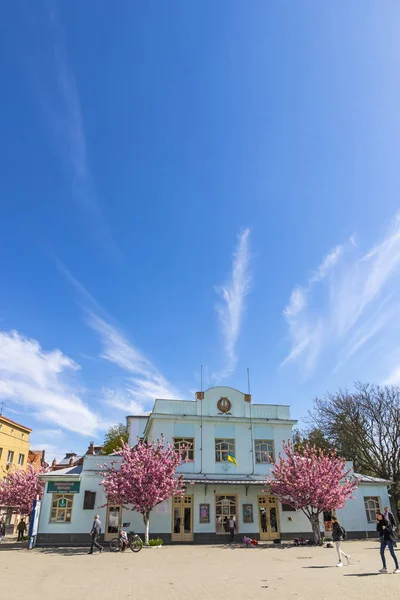 Το ακαδημαϊκό κουκλοθέατρο στο Uzhhorod, Ουκρανία — Φωτογραφία Αρχείου