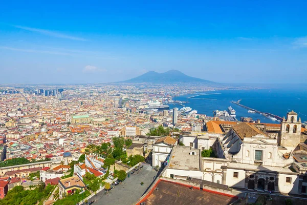 Napoli città, Monte Vesuvio e Golfo di Napoli — Foto Stock