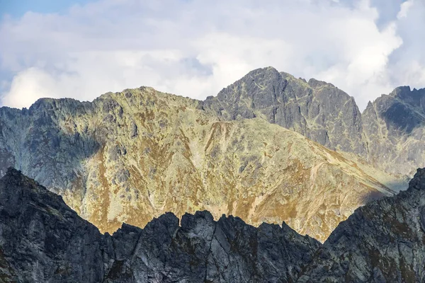 Senderismo en las altas montañas de Tatras (Vysoke Tatry), Eslovaquia —  Fotos de Stock