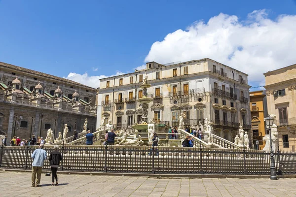 Praetorian Fountain (Fontana Pretoria) in Palermo, Sicilië, Italië — Stockfoto