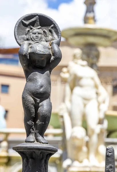 Prätorianischer Brunnen (fontana pretoria) in palermo, sizilien, italien — Stockfoto