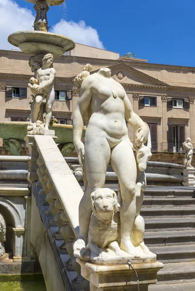 Fontaine prétorienne (Fontana Pretoria) à Palerme, Sicile, Italie — Photo