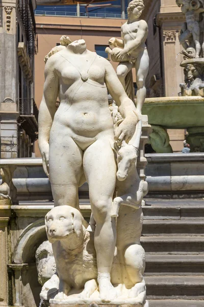 Praetorian Fountain (Fontana Pretoria) in Palermo, Sicily, Italy — Stock Photo, Image
