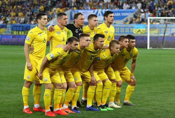 УЄФА Євро 2020 кваліфікаційний раунд: Україна-Сербія — стокове фото