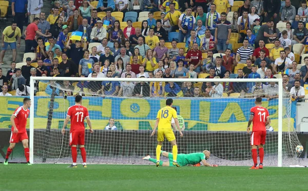 Квалификационный раунд чемпионата Европы по футболу 2020: Украина - Сербия — стоковое фото