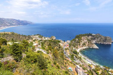 İyon deniz kıyısının havadan görünümü, Sicilya, İtalya