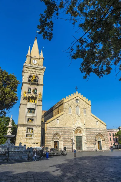 Kathedrale von messina (duomo di messina), sizilien, italien — Stockfoto