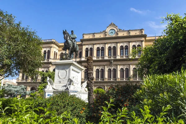 Palermo Centrale, huvudjärnvägsstation i Palermo, Sicilien, Italien — Stockfoto