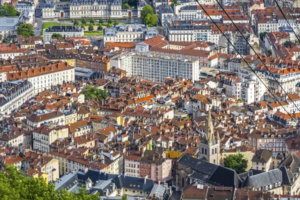 Letecký pohled na starého města Grenoble, Francie — Stock fotografie