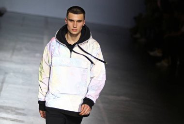 Ukrayna Moda Haftası Fw19-20: Sofia Rousinovich tarafından toplama
