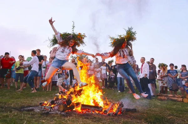 Traditionelle slawische Feier des ivana kupala-Feiertags — Stockfoto