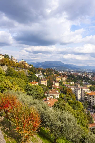 Luchtfoto van Bergamo City, Lombardije, Italië — Stockfoto