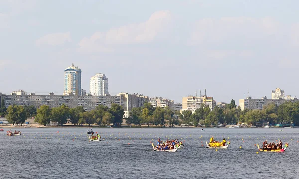Campeonato Mundial de Tripulación Dragon Boat Club ICF 2019 en Kiev, Ukra — Foto de Stock