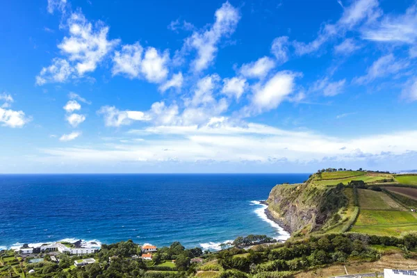 Pittoresca veduta naturale dell'isola di Sao Miguel, Azzorre, Portogallo — Foto Stock