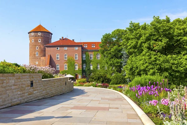 桑多米耶斯卡塔，瓦维尔皇家城堡综合体在克拉科夫，波兰 — 图库照片