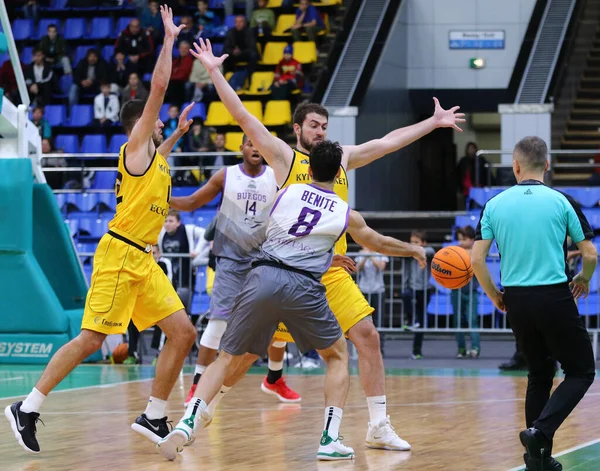 Liga de Campeones de Baloncesto de Fiba: Bc Kyiv Basket v San Pablo Bur. — Foto de Stock