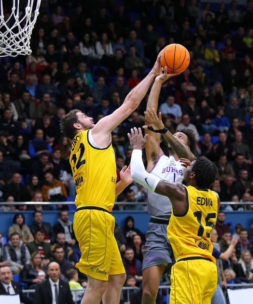 Лига чемпионов ФИБА по баскетболу: BC Kyiv Basket v San Pablo Bur — стоковое фото