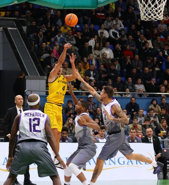 Fiba basketball Champions League: bc kyiv basket v san pablo bur — Stockfoto