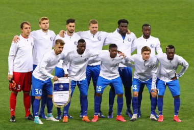 KYIV, UKRAINE - SEPTEMBER 29, 2020: Gent oyuncular UEFA Şampiyonlar Ligi play-off maçından önce Ukrayna 'nın Kyiv kentindeki NSC Olimpiyskyi stadyumunda Dinamo Kyiv' e karşı grup fotoğrafı için poz verdiler