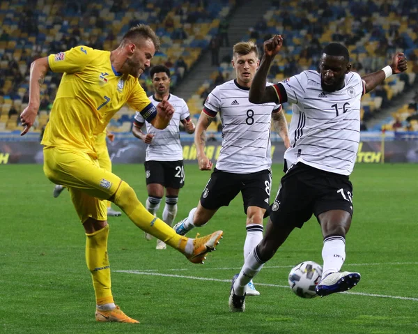 Kyiv Ukraine October 2020 Andriy Yarmolenko Ukraine 在Nsk Olimpiyskiy体育场与德国的安东尼奥 鲁迪格 — 图库照片