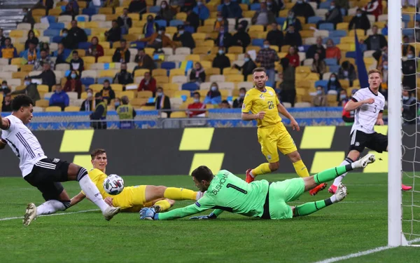 Kyiv Ucraina Ottobre 2020 Portiere Ucraino Georgiy Bushchan Azione Durante — Foto Stock