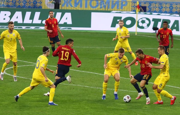 Kyiv Ukraine Outubro 2020 Jogadores Ucranianos Amarelo Espanhóis Lutam Por — Fotografia de Stock