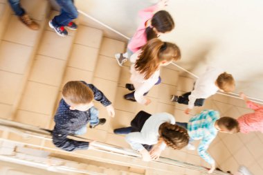 Öğrenciler tatilinde gidiyor