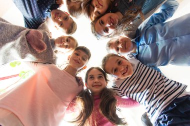 Sağlam çocuklar dostluk