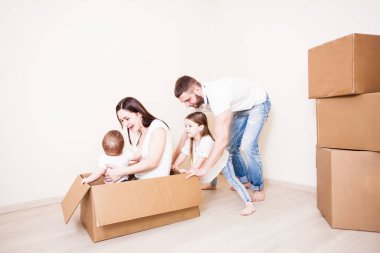 Anne ile Çocuk oyun