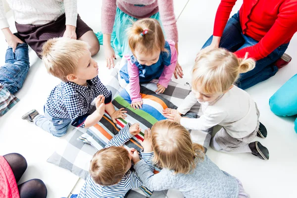 Premier jour des enfants à la maternelle — Photo