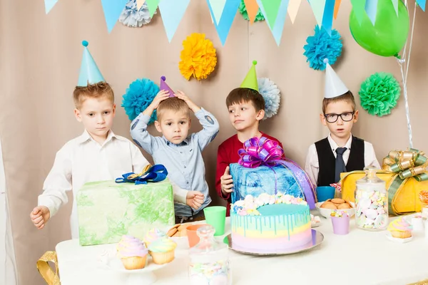 Bolo de aniversário menino — Fotografia de Stock