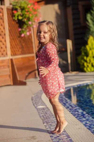 Küçük bir kız için lüks tatil