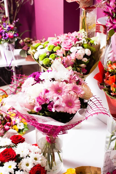 Bouquet decorate in shop — Stock Photo, Image