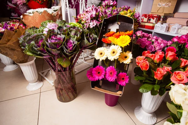 Bunches of flowers for sale — Stock Photo, Image