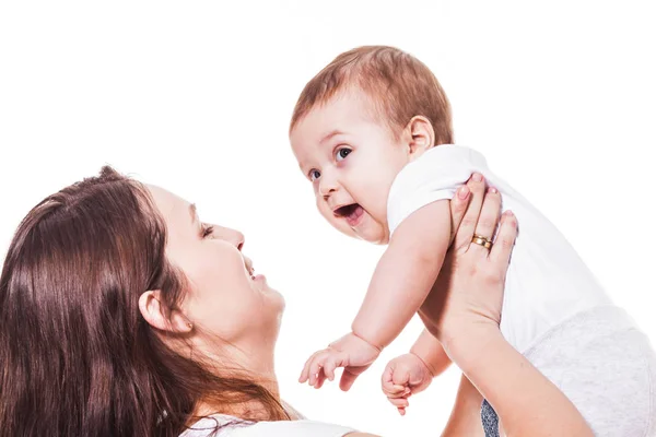 Mãe e bebê em branco — Fotografia de Stock
