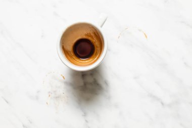 Boş beyaz fincan espresso sonra