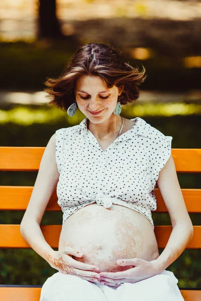 孕妇肖像 — 图库照片