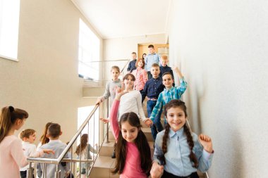 Öğrenciler tatilinde gidiyor