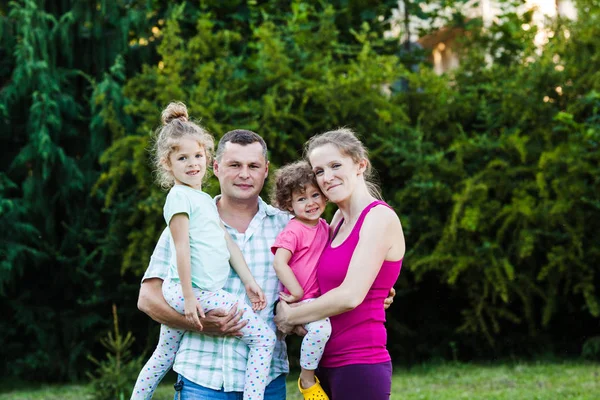 Sporty family outdoor portrait — Stock Photo, Image