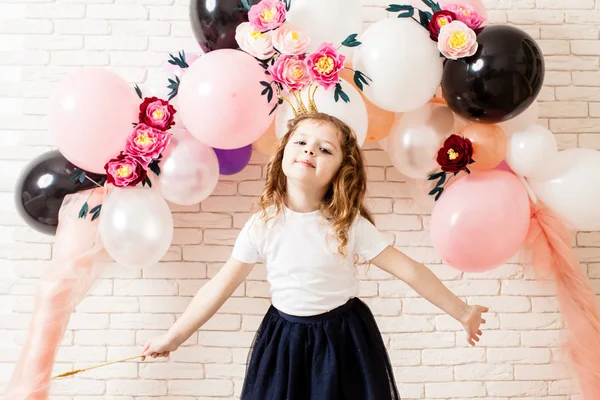 Little  girl  wants to make a wonder — Stock Photo, Image