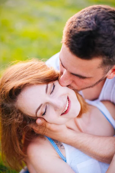 Beso anhelado por una mujer — Foto de Stock